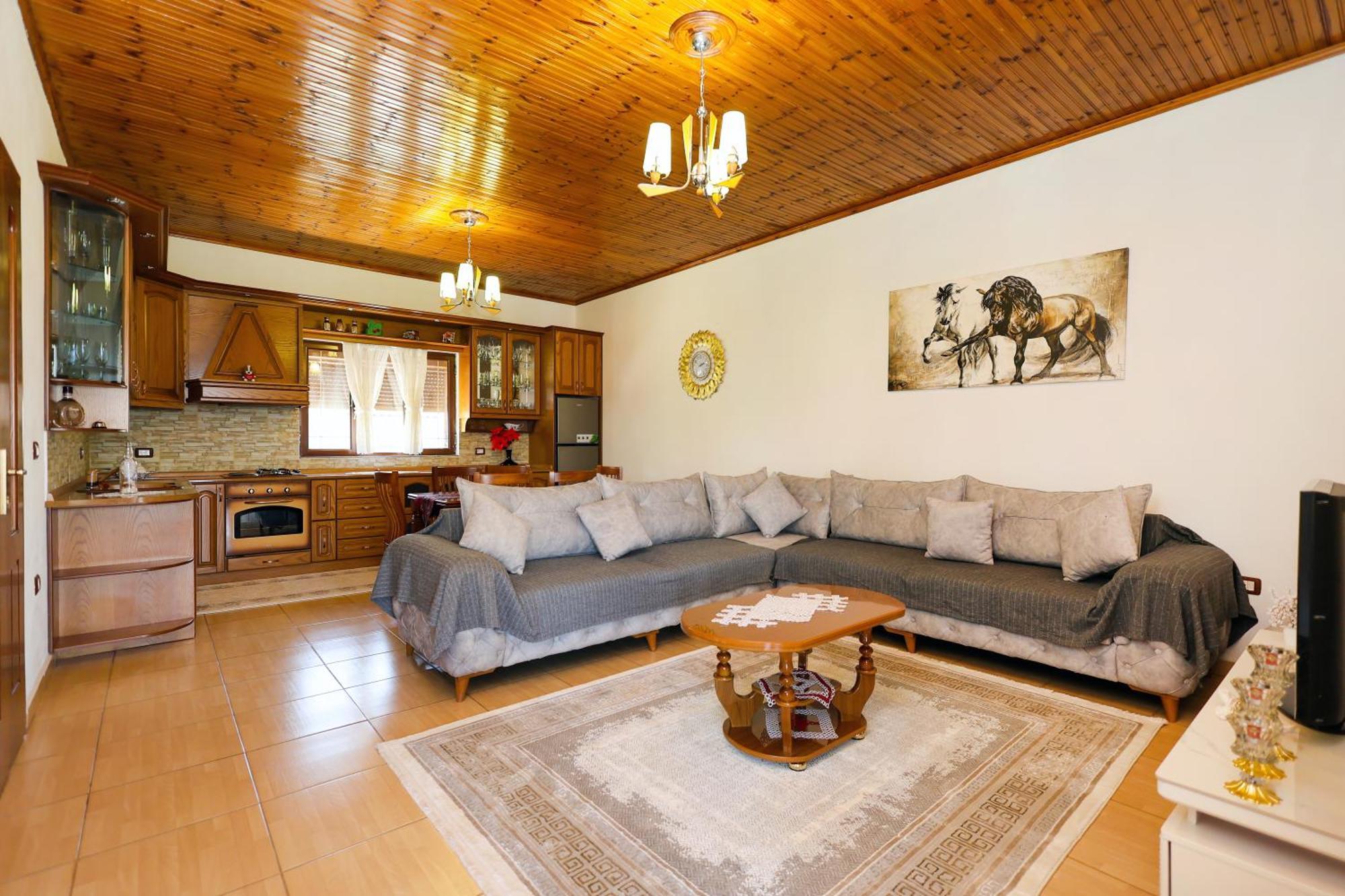 Villa Kevin Berat Buitenkant foto