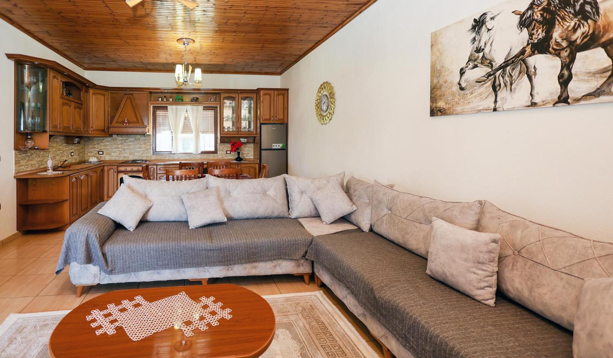 Villa Kevin Berat Buitenkant foto